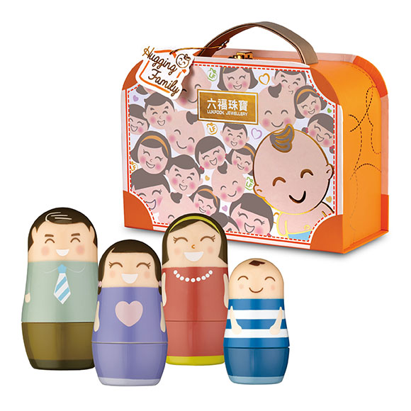 “Hugging Family” Family Gift Set