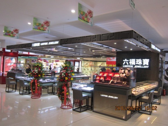 图片1:专柜高贵典雅之装修风格