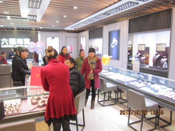 圖片2:西安市民闻讯前来