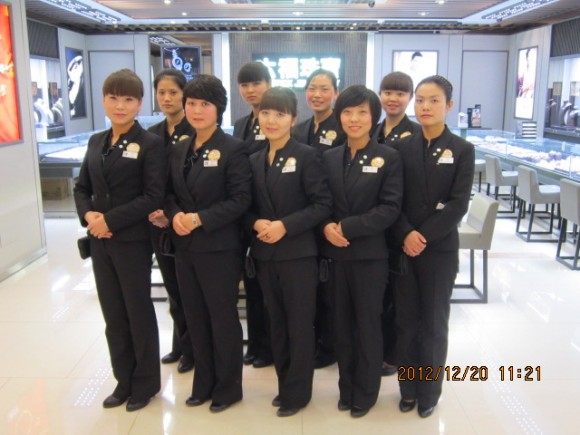 圖片3:专业、靓丽的营业员