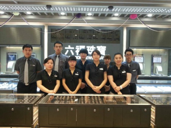 圖片3:專櫃全體銷售人員合照