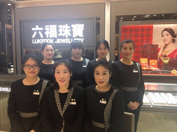 %e5%9c%96%e7%89%873%ef%bc%9a%e9%9d%92%e6%98%a5%e9%9d%9a%e9%ba%97%e7%9a%84%e9%8a%b7%e5%94%ae%e7%b2%be%e8%8b%b1%e5%9c%98%e9%9a%8a