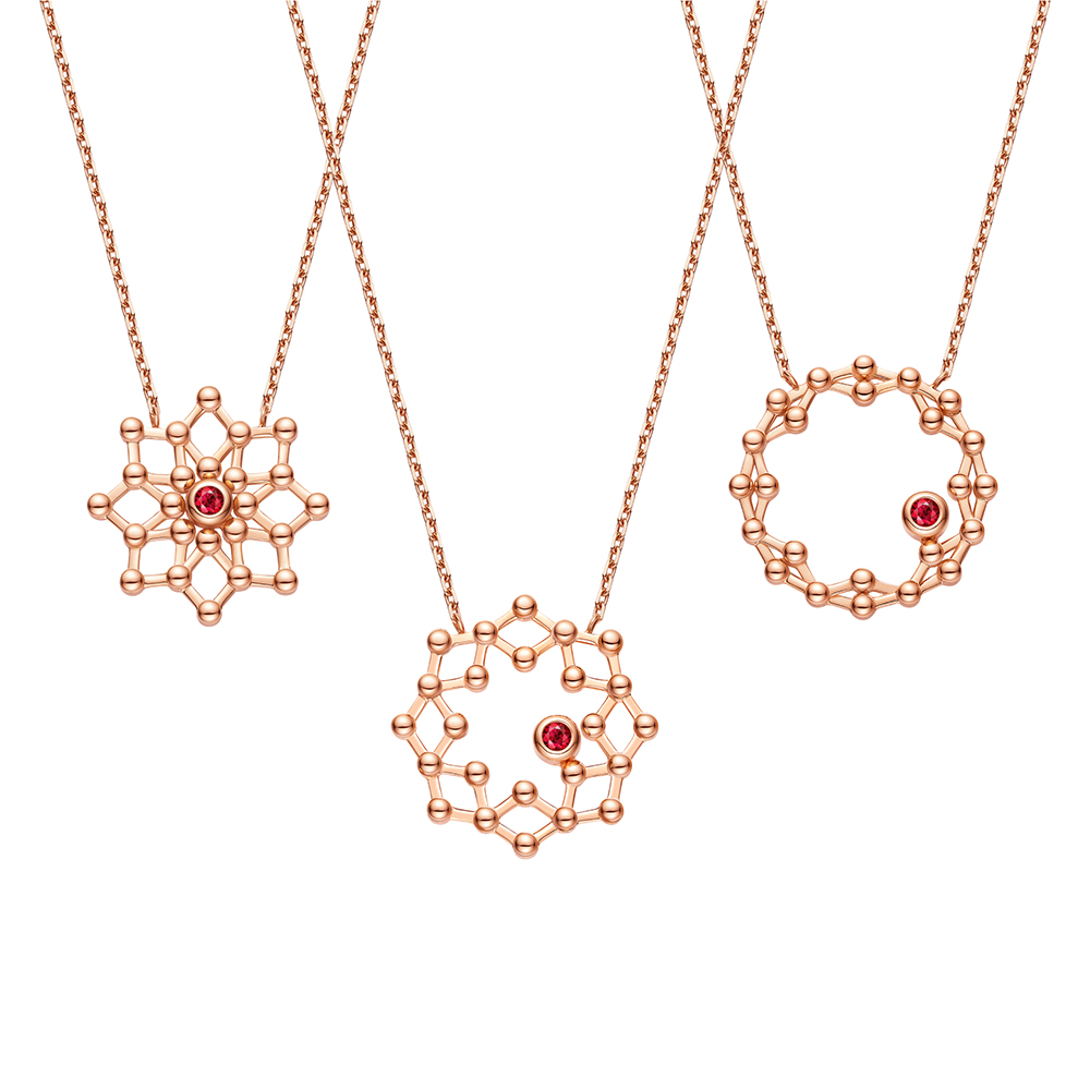 "Sparkling Star Circle" 18K Gold Ruby Necklace