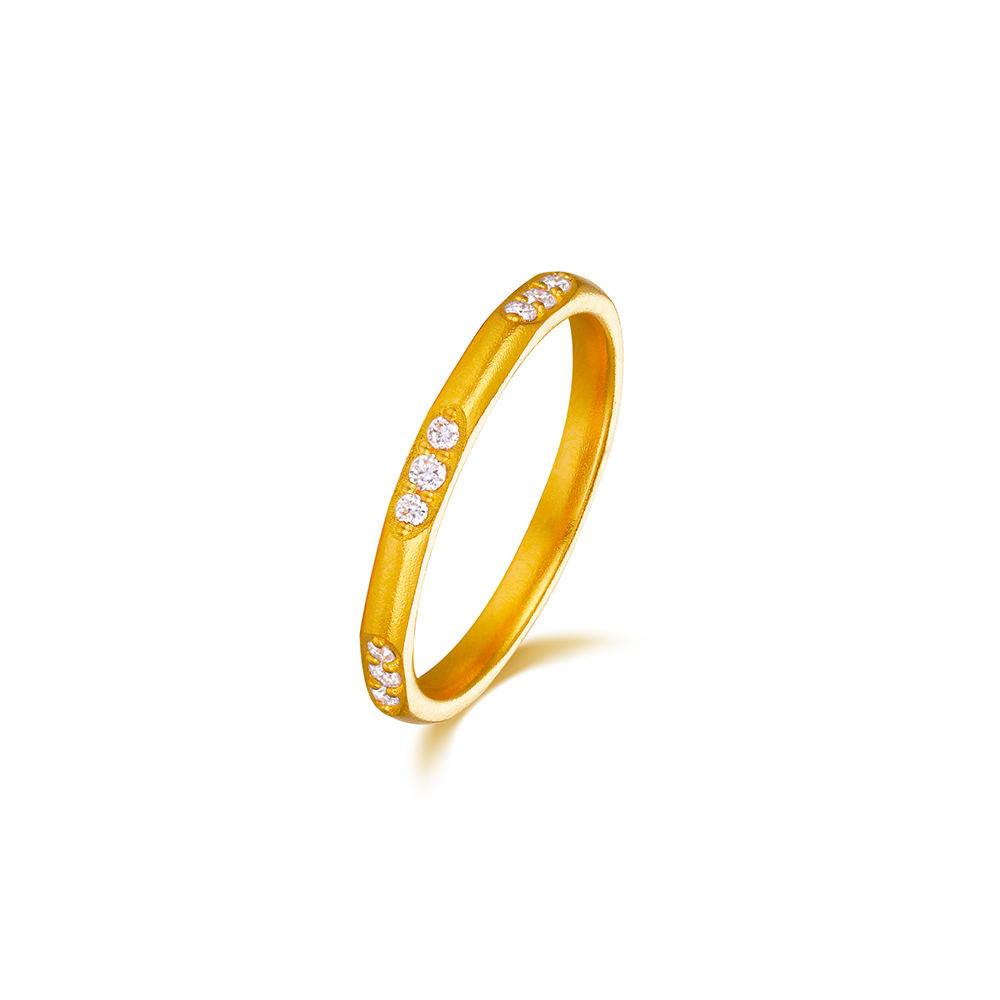 天天爱上新福满传家"恒闪星河"足金钻石戒指