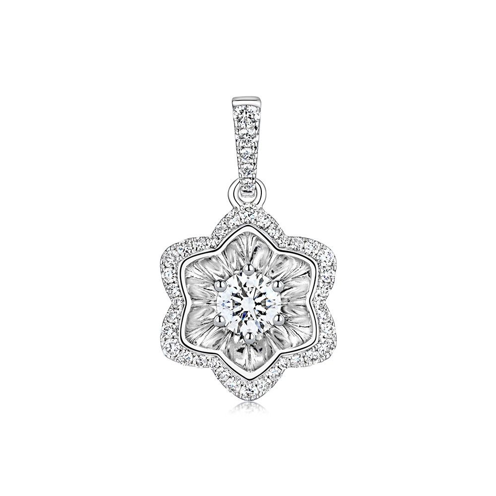 天天爱上新"花影幻境"18K金钻石吊坠